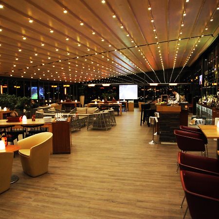 Sheraton Istanbul Atakoy Hotel מראה חיצוני תמונה The interior of the lounge