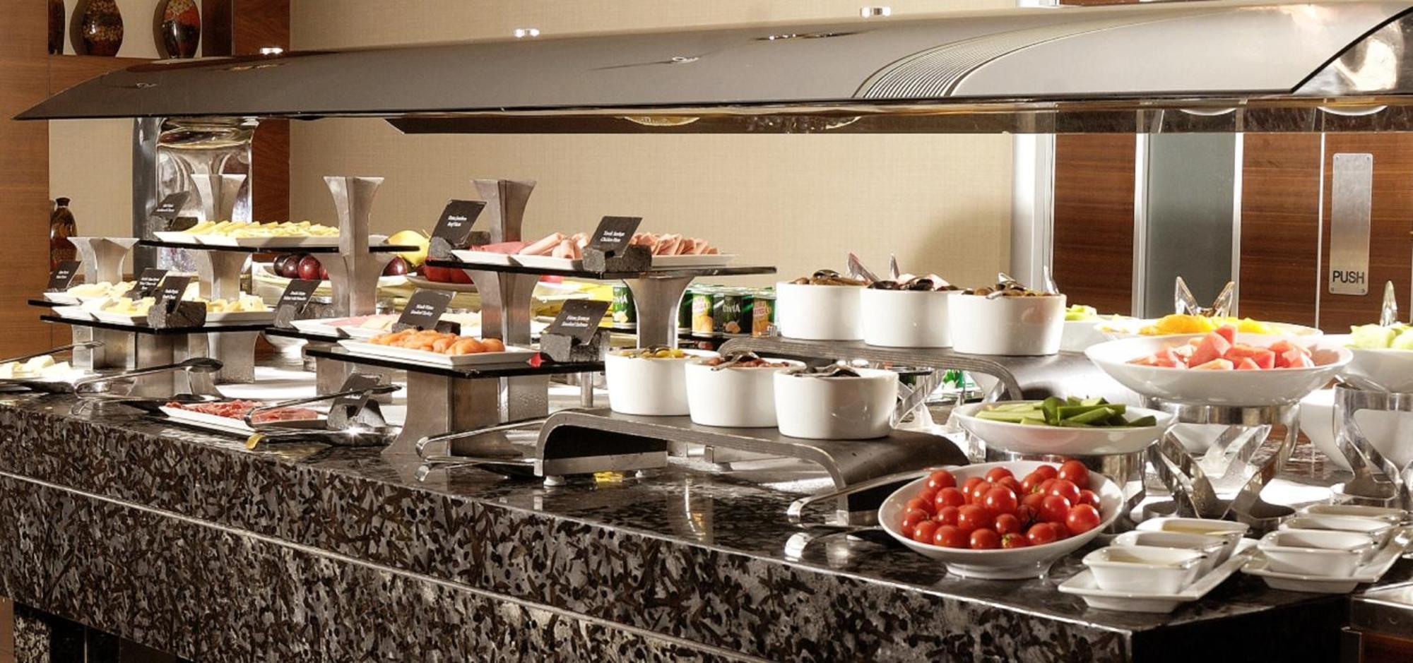 Sheraton Istanbul Atakoy Hotel מראה חיצוני תמונה A buffet