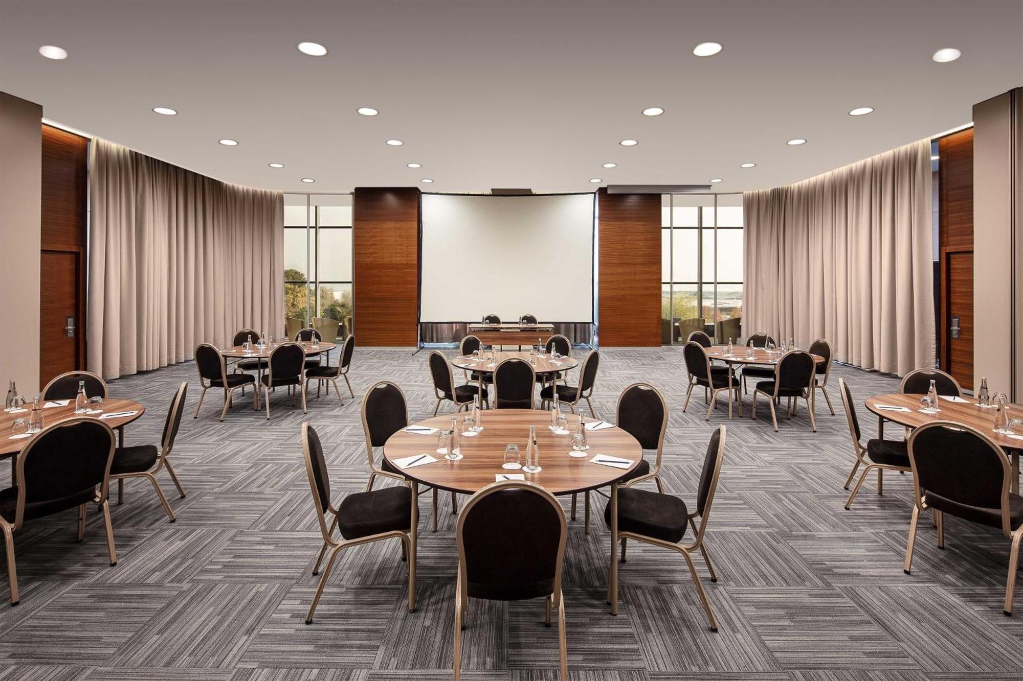 Sheraton Istanbul Atakoy Hotel מראה חיצוני תמונה Meeting room