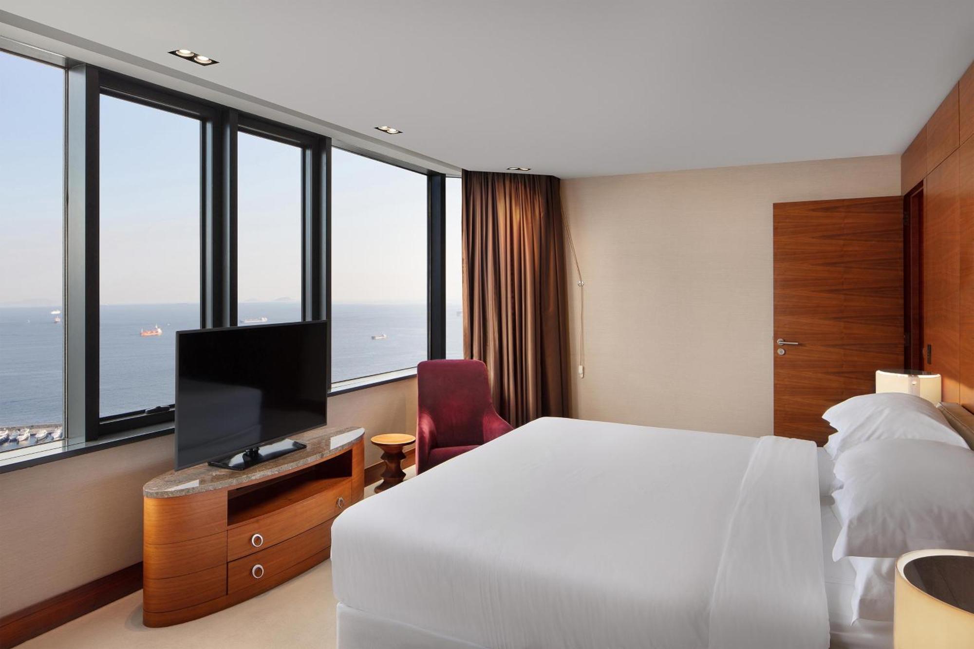 Sheraton Istanbul Atakoy Hotel מראה חיצוני תמונה A bedroom at the hotel